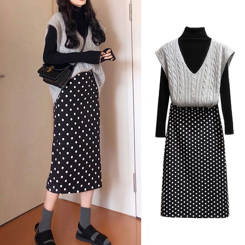 Autumn 2021 new fat mm light cooked wind Autumn fashion trend thin age reduction three-piece suit sweater skirt large size