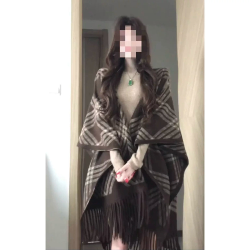 Lazy Style British Retro Coffee-Colored Plaid Large Shawl for Women in Autumn and Winter, High-End Travel Outerwear, Warm Cloak and Cape