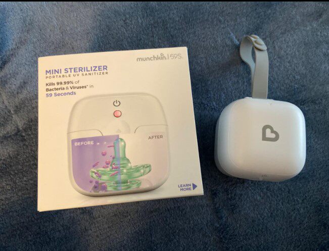 Стерилизатор 美国代购munchkin麦肯齐婴儿便携紫外线奶嘴牙胶玩具杀菌消毒器