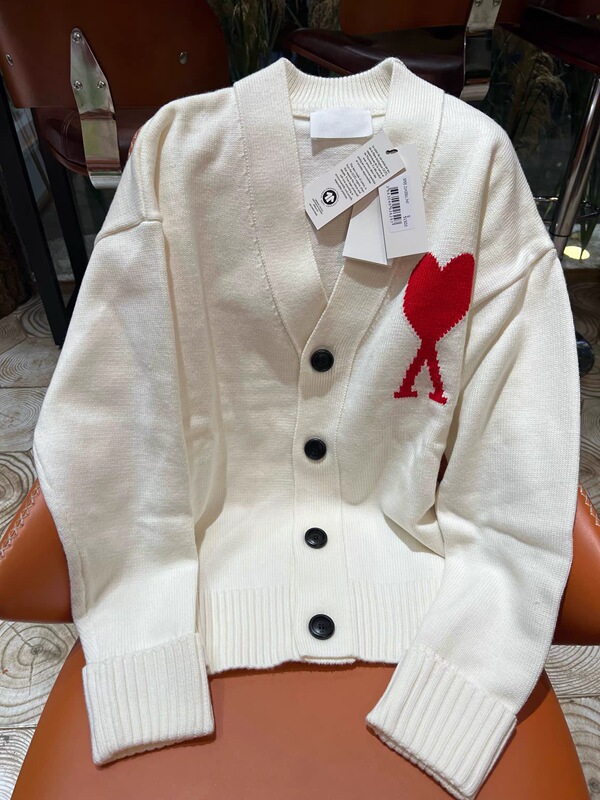 2026 Autumn and Winter New Love Heart Embroidered Knitted Cardigan Sweater Jacket for Men and Women 2026 Autumn and Winter New Love Heart Embroidered Knitted Cardigan Sweater Jacket for Men and Women