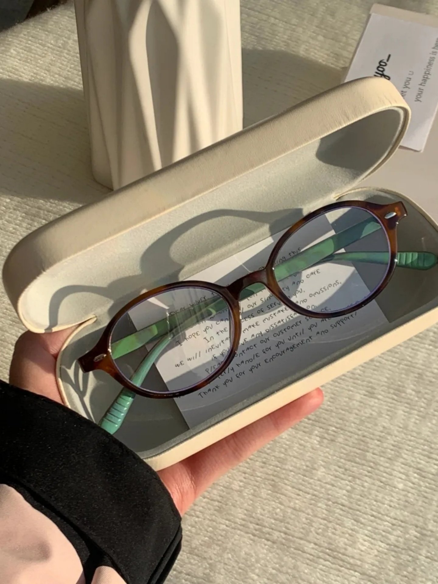 Contrasting Color Small Round Frame Nerd-Style Oval Retro Eyeglass Frames for Nearsightedness That Make the Face Look Smaller, Can Be Customized with Prescription Lenses