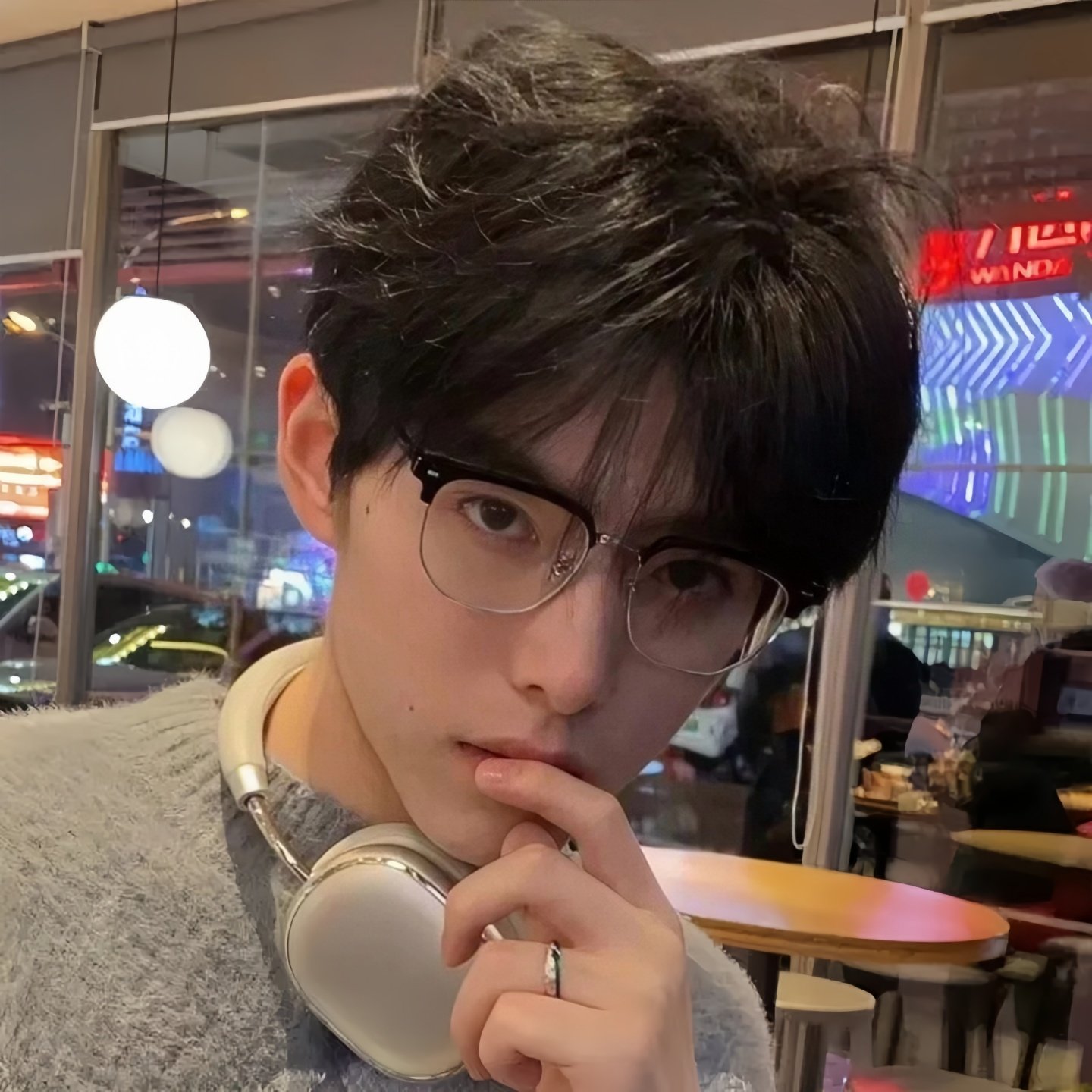 Xiaohongshu Style Eyebrow Line Half-Frame Glasses for Men and Women, Korean Fashion, Plain Look, Retro, Anti-Blue Light