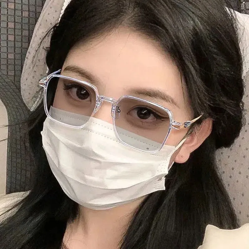 Color-Changing Prescription Glasses for Women, Ultra-Light Trendy Cool Tea-Colored Transparent Frame, Stylish High-Appearance Large Frame, Slimming Effect, Natural Look, Non-Prescription Lenses