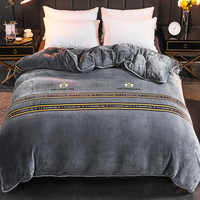 Winter coral velvet is thickened by single piece of milk-heating flannel double-sided plus anti-static winter cover