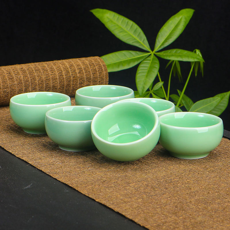 Celadon Household Carp Fish-Shaped Three-Dimensional Small Fish Kung Fu Tea Cup Tea Set Ceramic Small Cups Fish Cup Tea Bowl Set of 6 Celadon Household Carp Fish-Shaped Three-Dimensional Small Fish Kung Fu Tea Cup Tea Set Ceramic Small Cups Fish Cup Tea Bowl Set of 6