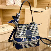 Hong Kong light luxury Chidori Womens Bag 2022 Winter New Fashion Foreign Style Hand Tote Single Shoulder Cross Body Bucket Bag Breast Bag