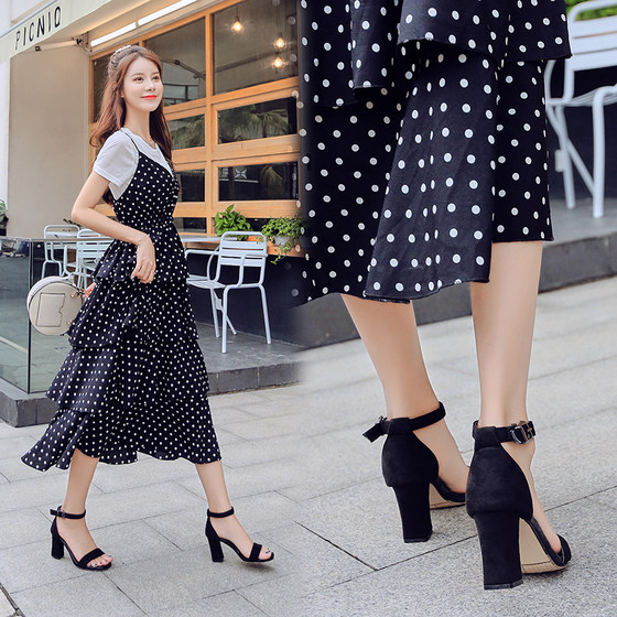 One-line buckle sandals women's thick heel 2024 new summer medium heel fashion fairy style high heel women's shoes