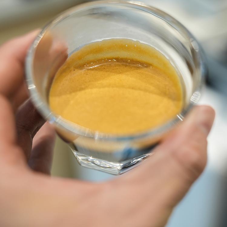 咖啡豆的魔法之旅：最简单享用方式揭秘！