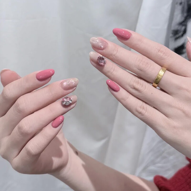 Spring and Summer Nude Pink Glass Bead Cat-Eye Manicure Wearable Nail Patches 2026 New High-End Whitening Fake Nail Patches