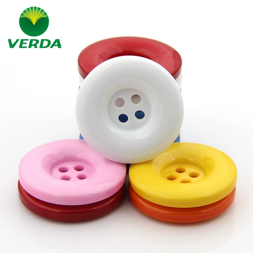 Красочная смола с четырьмя глазами черная кнопка круглой кнопки Кнопка одежды детская одежда ручной работы