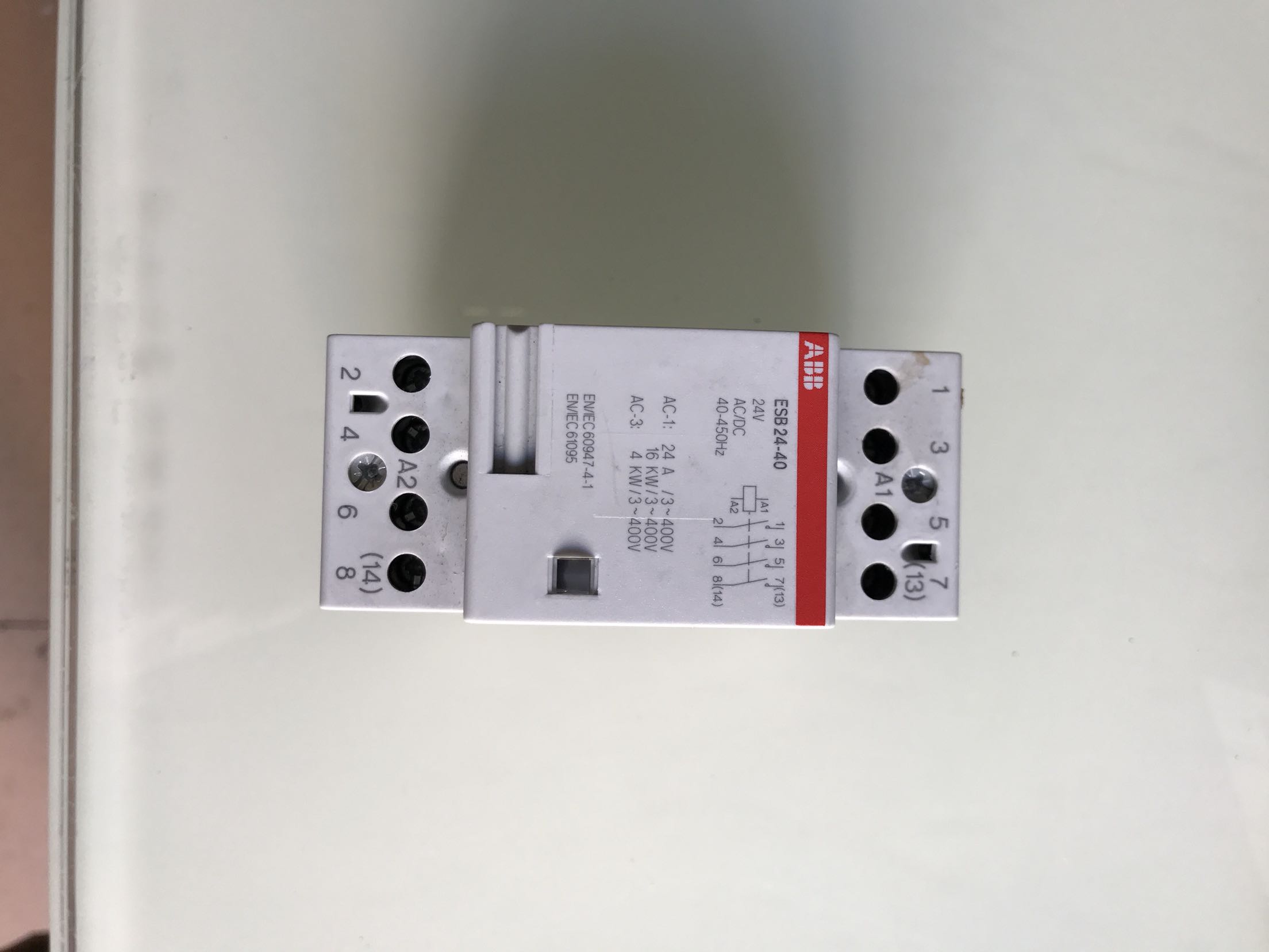 Detached machine secondhand imported German ABB contactor ESB24-40 Physical beat bag for good use