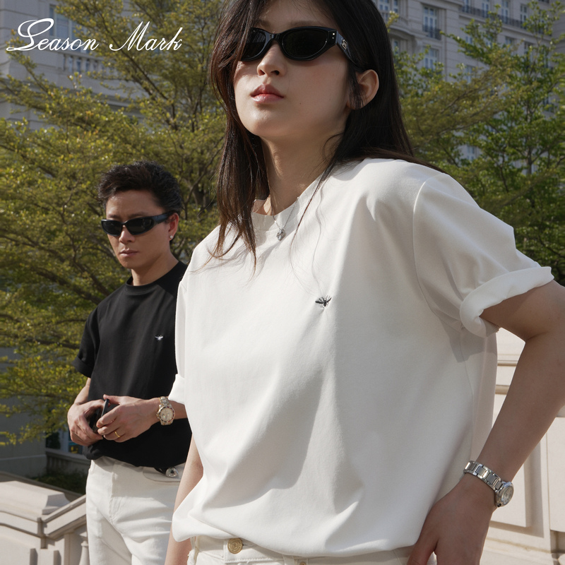 Seasonmark【C*D Series】Solona Little Bee Embroidered Round Neck Short Sleeve Versatile Comfortable Couple T-Shirt