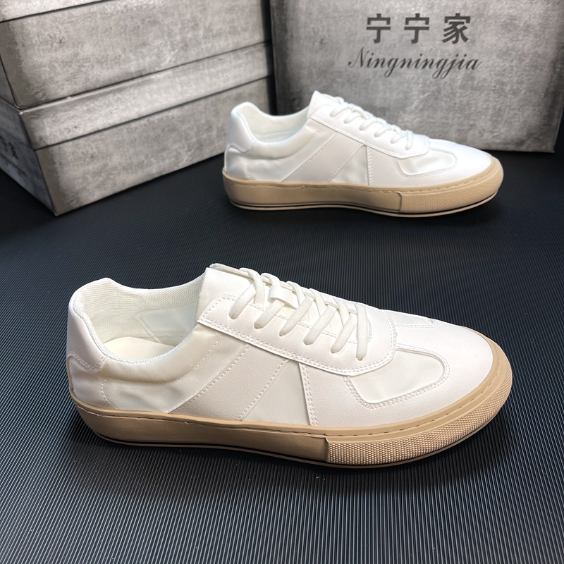 Men's shoes 2022 new trend and small white shoes Korean version breathable sports and leisure low - gang shoes men's cloth shoes
