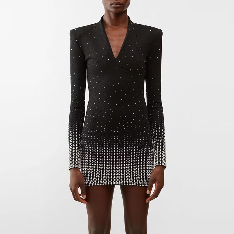 Effie Balmain 2025 Autumn and Winter New European and American Fashion Heavy Gradient Hot Diamond V Neck Knitted Long-Sleeved Dress Effie Balmain 2025 Autumn and Winter New European and American Fashion Heavy Gradient Hot Diamond V Neck Knitted Long-Sleeved Dress