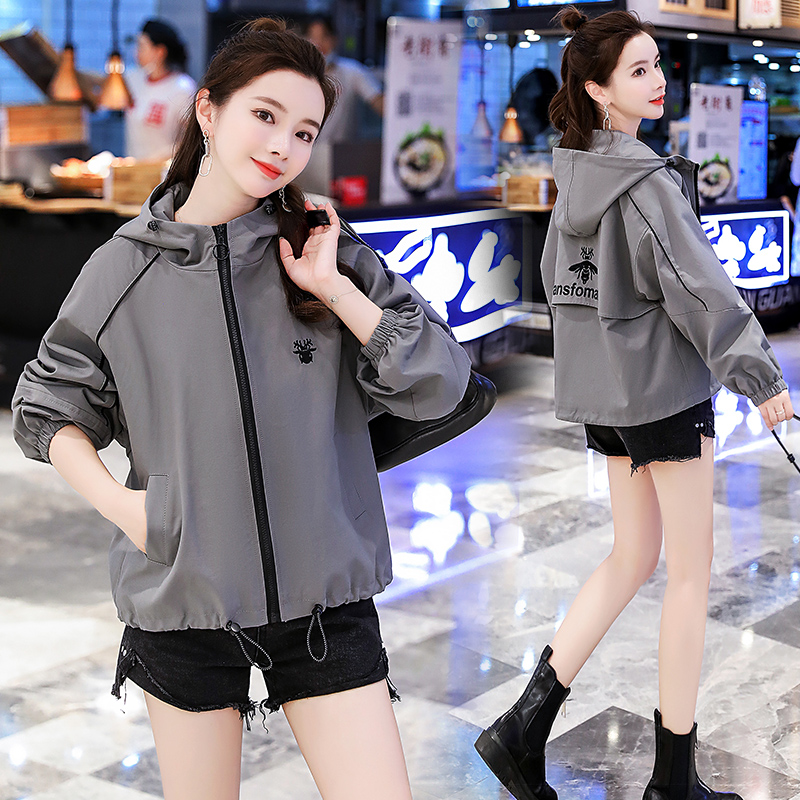 Short jacket Women's spring and autumn Lianhood 2021 new loose baseball uniforms Fall 100 hitch casual winewear woman little subs