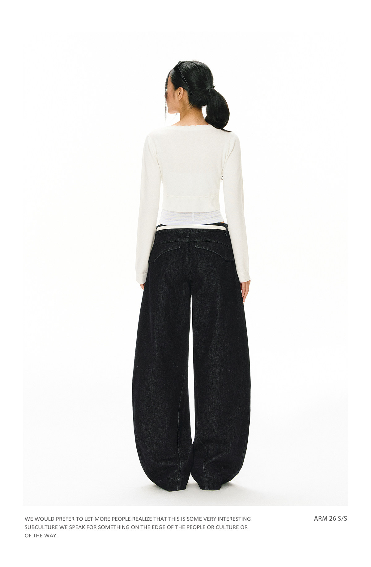 ARISEISM White V-Neck Long-Sleeve Cropped Cardigan