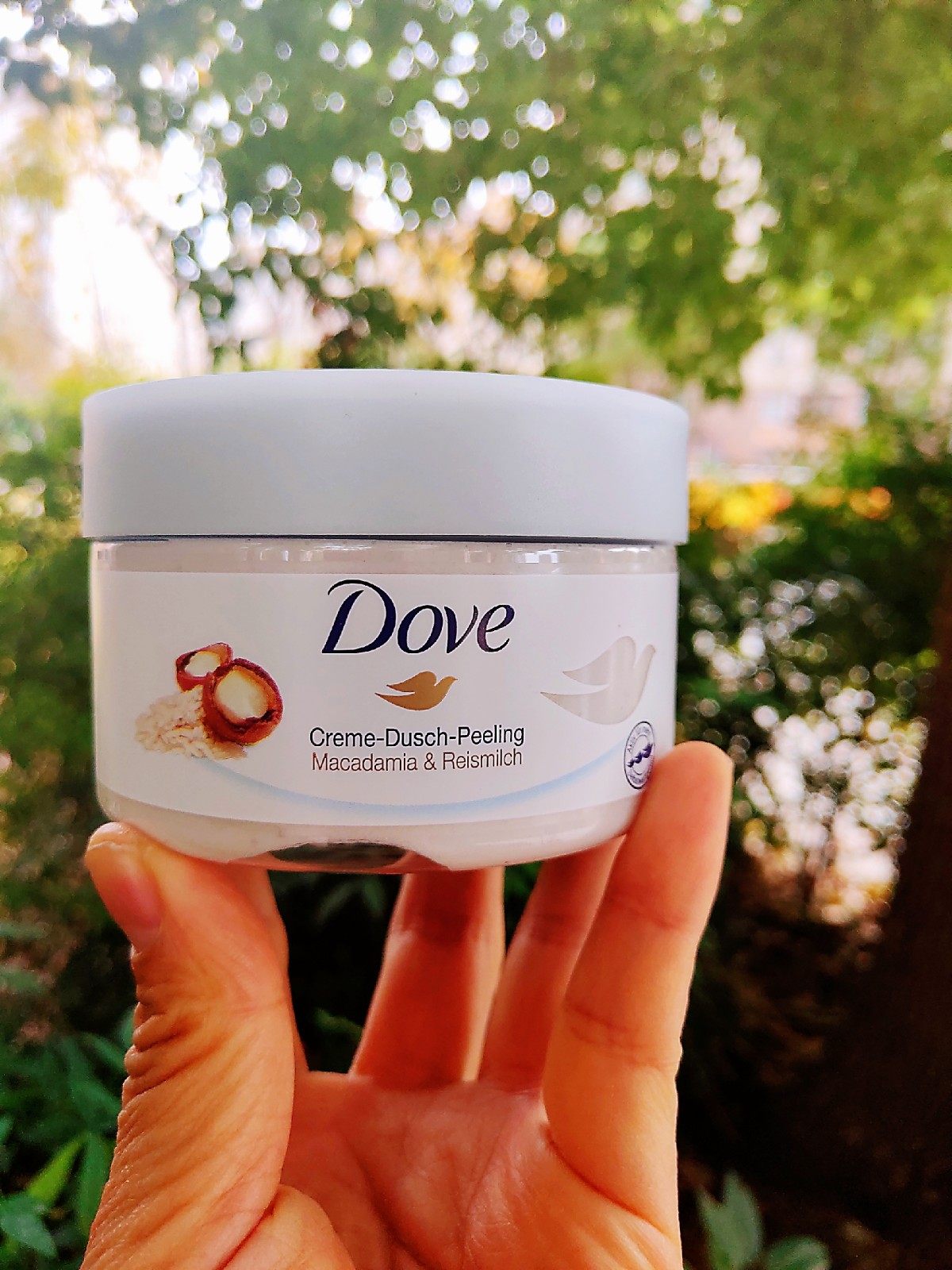 Spot Germany Dove Dove Dove ice cream Nuts Rice Pulp Bath Body Frosted Cream To Keratinocytes 225mL