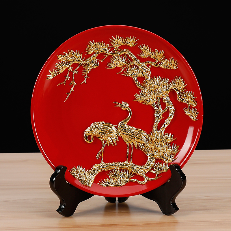 Really sheng paint line carve ceramic decoration plate furnishing articles sitting room plate plate pine crane, live to send the old man hand in xiamen