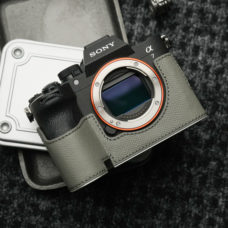 Mrstone Sony A7M5 Genuine Leather Camera Protective Case Suitable for Sony Α7M5 Handle Leather Case Base Accessories