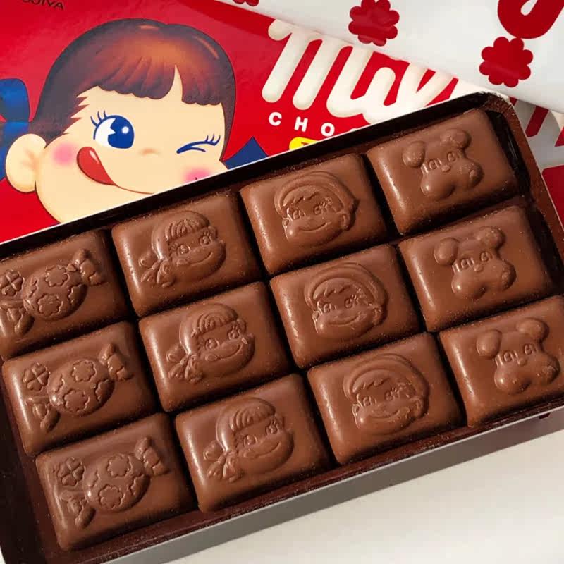 Japan's local milk girl milky milk sandwich chocolate children's chocolate 12 capsules 41g