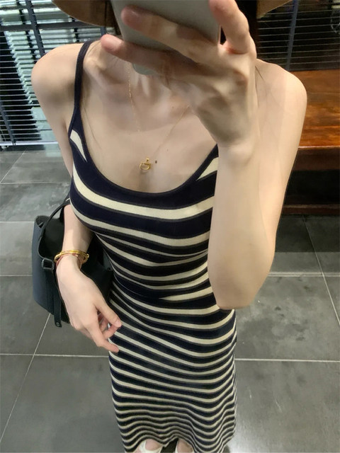 Korean-Style Striped Color-Block Sleeveless Camisole Dress for Women, Summer Sexy Design, Waist-Cinching Bodycon Dress, Elegant Long Dress