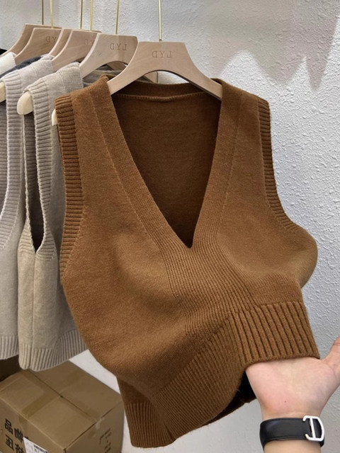 Autumn and Winter Retro V-Neck Wool Knitted Vest for Women, Lazy Style Outerwear Sweater, Layered Sleeveless Vest