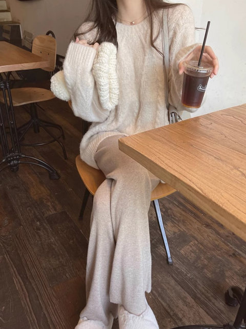Autumn and Winter White Wool Knit Wide-Leg Pants for Petite Women, Thick Straight-Leg Glutinous Rice Pants with Drape, High-Waisted Floor-Length Trousers