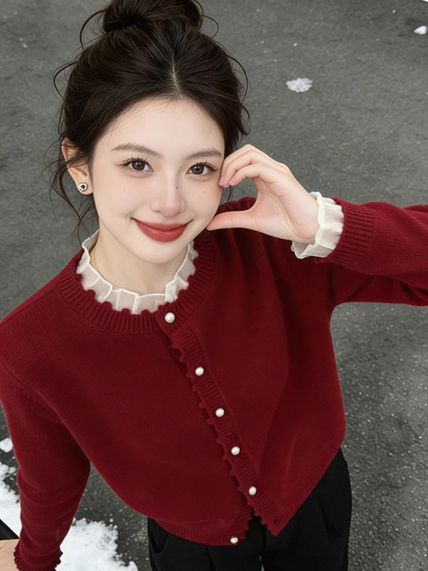 Spring Korean-Style Fake Two-Piece Patchwork Knitted Cardigan for Women, a Very Stylish and Soft Base Sweater for Layering
