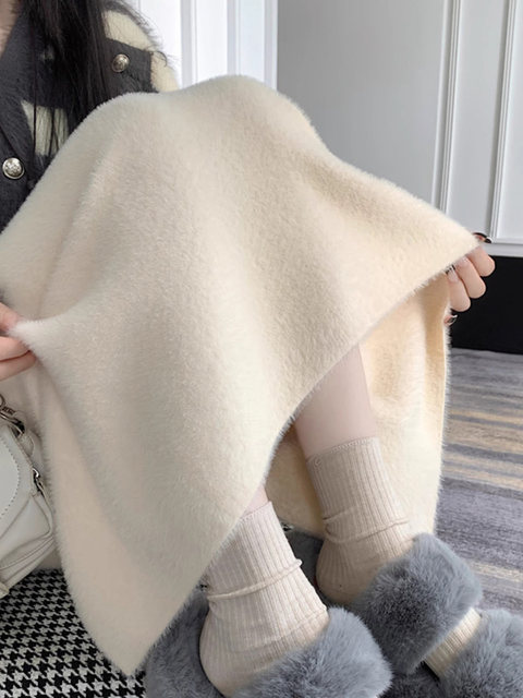 Autumn and Winter Mink Fur Slit Knit Skirt for Women, Winter Thickened Straight Hip-Hugging Skirt, White High-Waisted A-Line Long Skirt