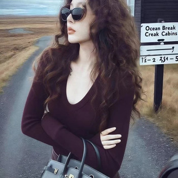 Autumn and Winter Purple U-Neck Knitwear for Women, a Stunning and Beautiful Base Layer Sweater with a Slim Fit and Elegant Style