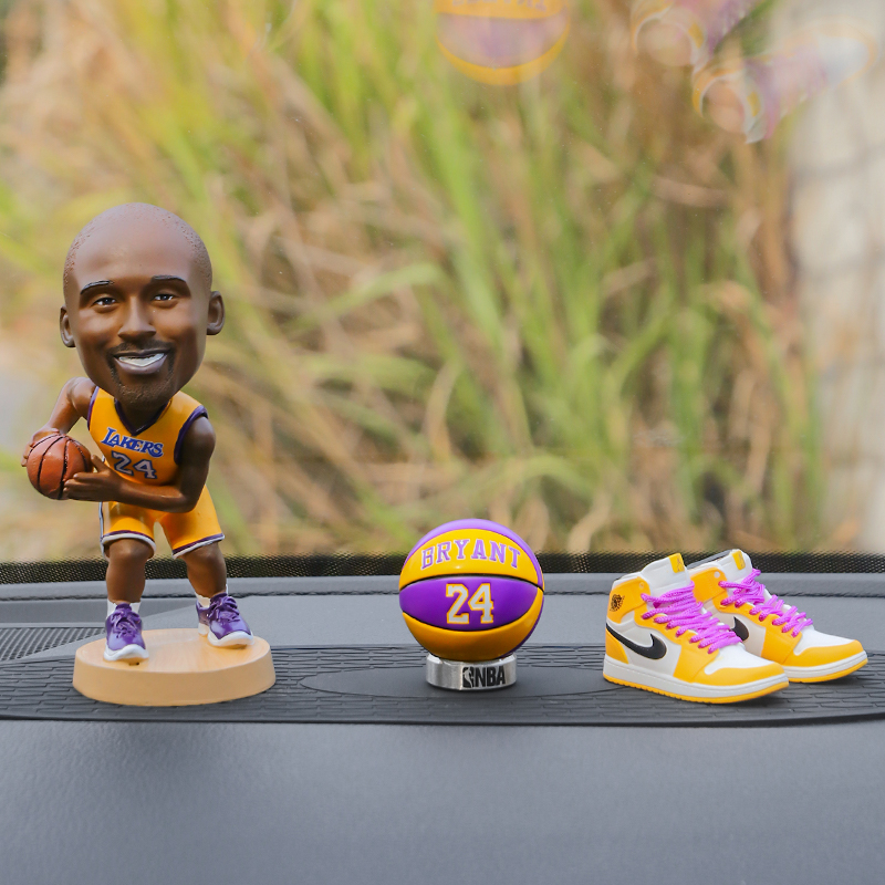 Car swing piece Cosby model James Curry Model basketball Creative online Red on-board Instrumentation Bench Ornaments