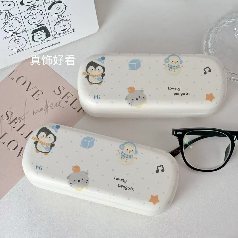 Polka Dot Snowman Penguin Glasses Case Flip-Top Large Capacity Myopia Glasses Storage Box Anti-Pressure Anti-Fall Sunglasses Case Cheap