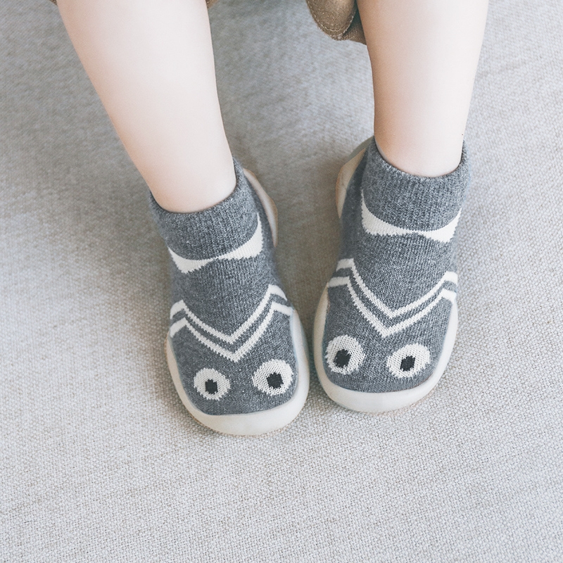 Bé giày sàn và vớ không trượt mềm duy nhất trẻ em trong nhà bước-by-step chống tinh khiết bông silicone bé vớ mùa xuân và mùa hè mỏng.