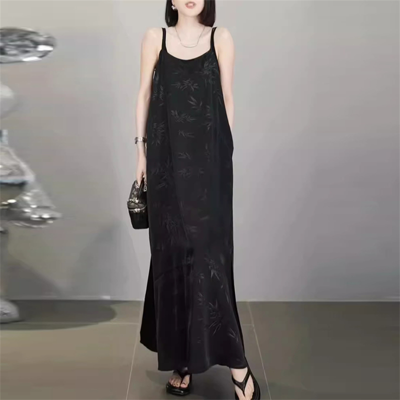 Summer New Korean Style A-Line Slip Dress, Fashionable and Versatile, with a Stylish Design and Slit, Mid-Length Dress Summer New Korean Style A-Line Slip Dress, Fashionable and Versatile, with a Stylish Design and Slit, Mid-Length Dress