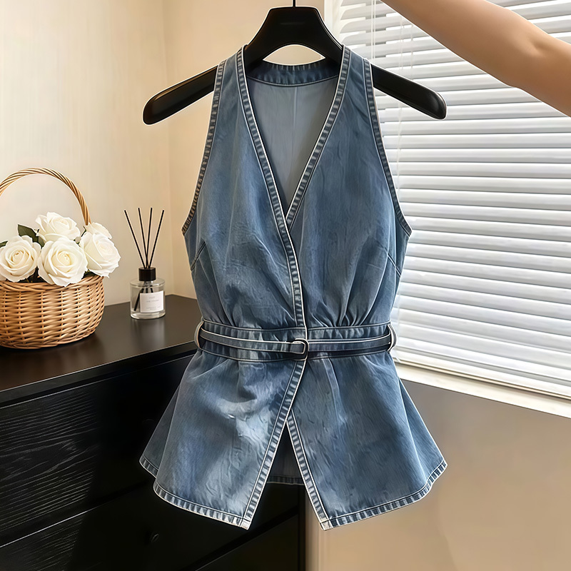 2026 Summer New Korean Style Chic Halter Denim Vest Women's Fashion Commuter Waist-Cinching Sleeveless Top 2026 Summer New Korean Style Chic Halter Denim Vest Women's Fashion Commuter Waist-Cinching Sleeveless Top