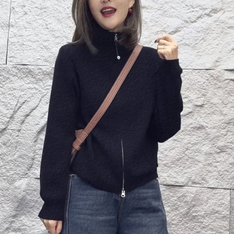 Fashionable Black Stand-Up Collar Zip-Up Sweatshirt for Women, Autumn Style, Casual and Versatile, Long-Sleeved Knitted Sweater Cardigan Jacket, Trendy Fashionable Black Stand-Up Collar Zip-Up Sweatshirt for Women, Autumn Style, Casual and Versatile, Long-Sleeved Knitted Sweater Cardigan Jacket, Trendy