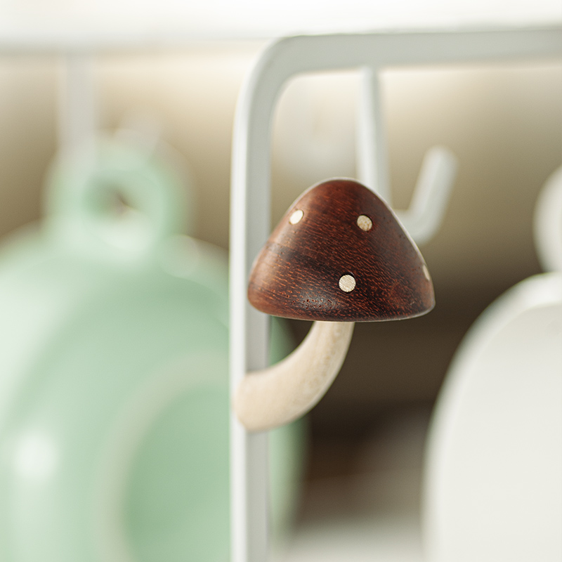 Wood upper design small mushroom rush jelly mushrooms Magnetic refrigerator with solid wood cute mesh red decorative hand work