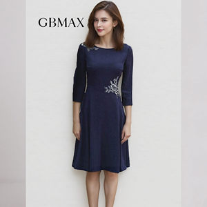 | Same Style as the Show | Authentic Designer Brand, High-Quality Embroidered Waist-Cinching Dress for Women, Early Autumn 2026 |