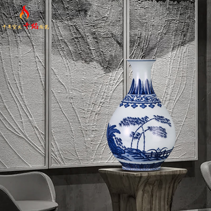 Jingdezhen ceramics hand - made bucket color of blue and white porcelain vase sitting room of Chinese style household rich ancient frame furnishing articles name plum bottle arranging flowers