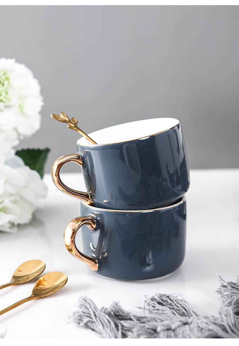 British key-2 luxury light ceramic coffee cup small European - style key-2 luxury coffee cups and saucers suit household on the afternoon of camellia tea spoon, cup