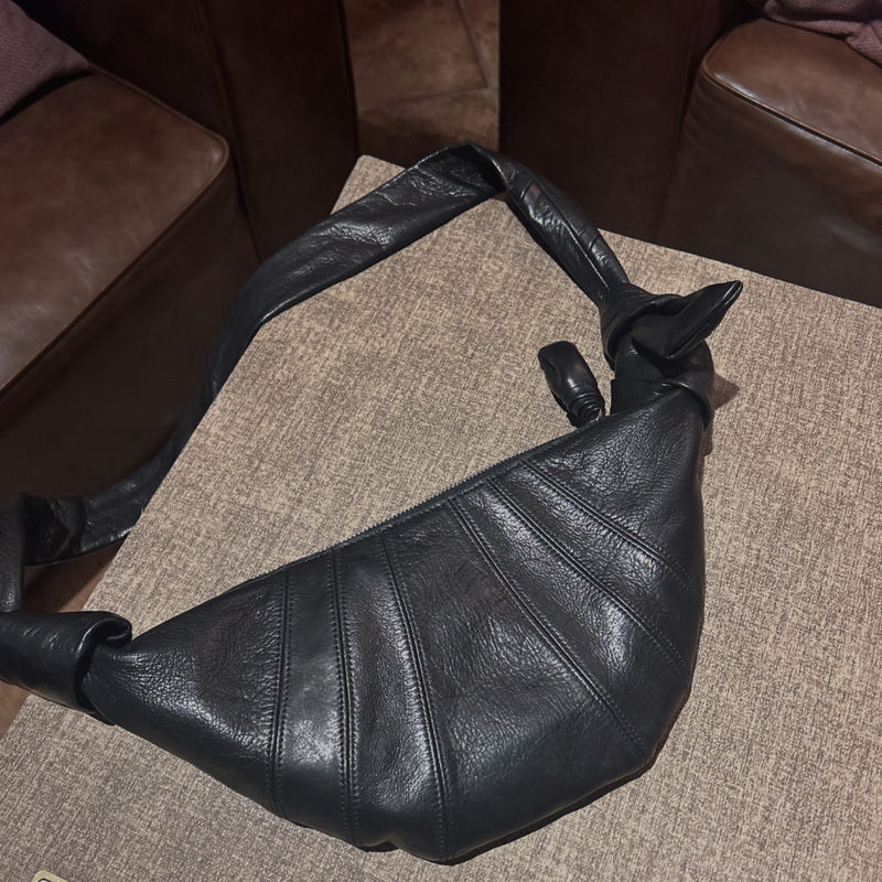 2025 Caluxi Catlucy Imported Oil Wax Leather Adjustable Shoulder Strap Croissant Bag Single Shoulder Crossbody 1016