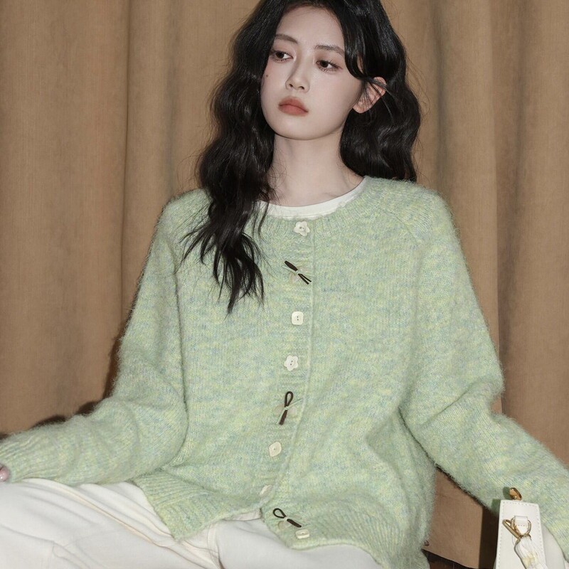 Light Green Knitted Cardigan for Women, New Spring and Autumn Style, Loose and Gentle Style, Soft and Plush Feel, Buttoned Sweater Coat Top Light Green Knitted Cardigan for Women, New Spring and Autumn Style, Loose and Gentle Style, Soft and Plush Feel, Buttoned Sweater Coat Top