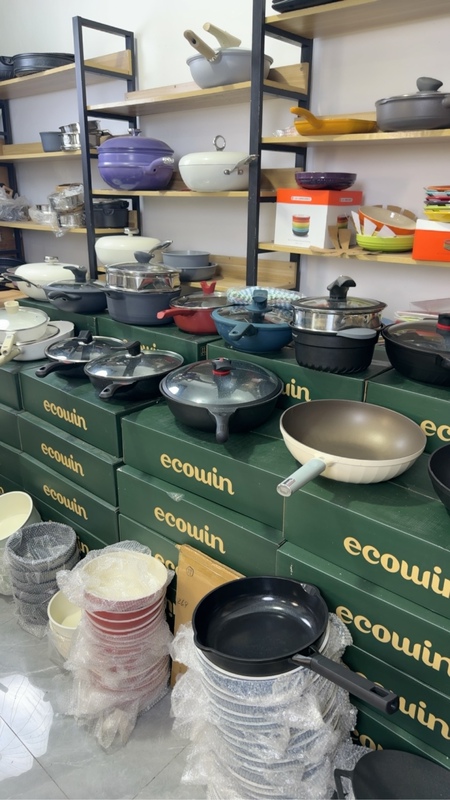 Various Big Brand Surplus Non-Stick Pans with Minor Flaws