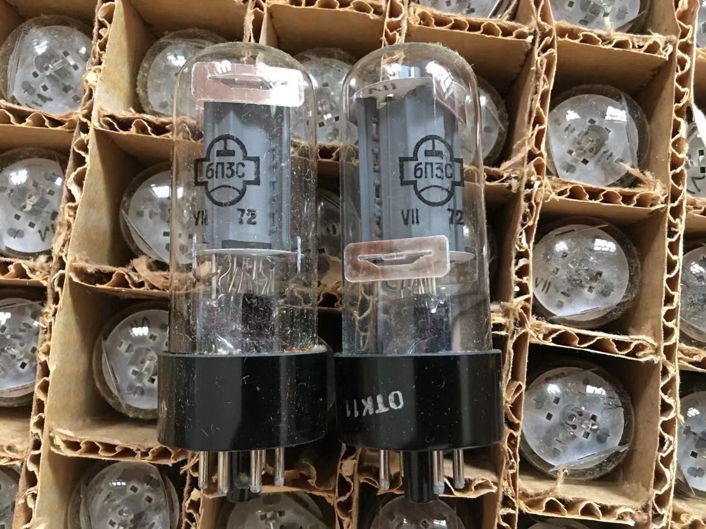 New Soviet 6N3C vacuum tube generation Nanjing Twilight 6P3P 6L6 5881 EL34 EL34 KT88 offers pairing