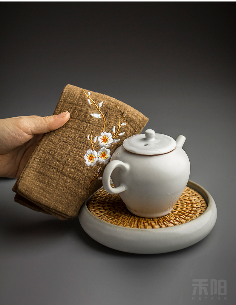 Send Yang bibulous thickening tea towel embroidery name plum quadrate tea tea tea accessories restoring ancient ways is plain coloured cotton and linen cloth tea