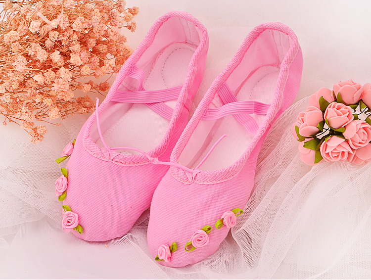 Giày khiêu vũ cho trẻ em gái múa ba lê Giày đỏ nhảy đôi giày biểu diễn sân khấu mềm đế giày trắng mèo vuốt cơ thể - Khiêu vũ / Thể dục nhịp điệu / Thể dục dụng cụ váy nhảy cha cha cha