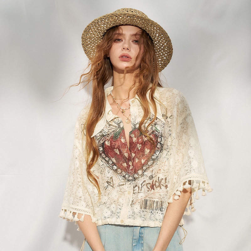 Elegant Retro Strawberry Print Hollow Lace Short-Sleeved Shirt for Women 2026 Summer Vacation Style Tassel Top