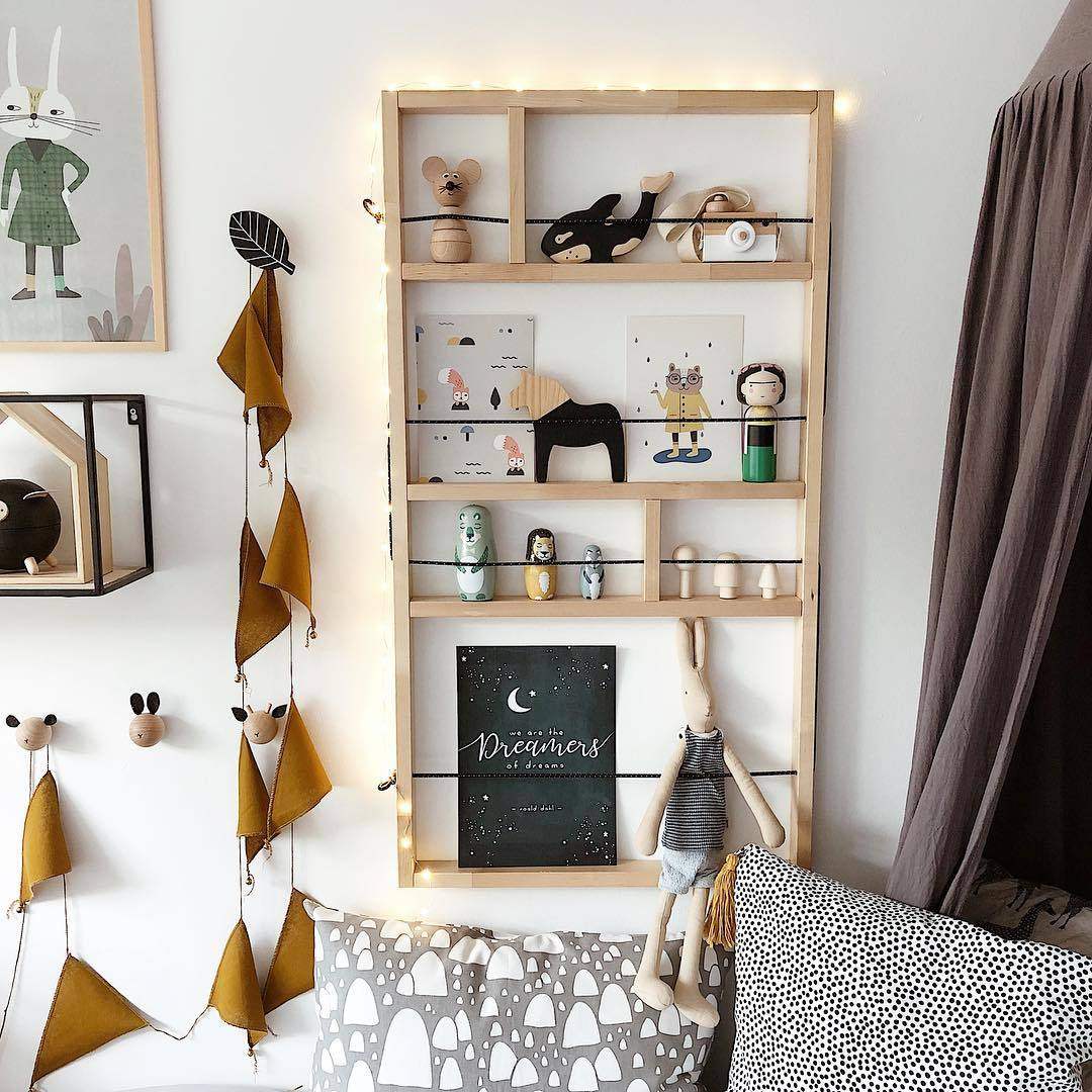 Ins Nordic style children's room wall hanging shelf Japanese wood style wall picture book doll decorative frame without punching