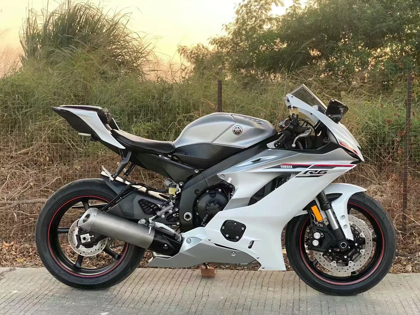 Импортированный спортивный мотоцикл Yamaha R6 четырехцилиндровый R1 тяжелый локомотив двуцилиндровый водяной охлаждения 250cc Маленький ниндзя горизонта