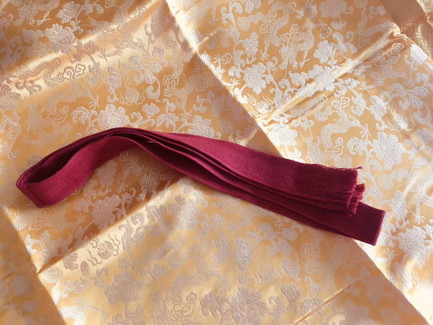 The meditation belt used by the famous master, the collection of more than 40 years ago, complete and undivided